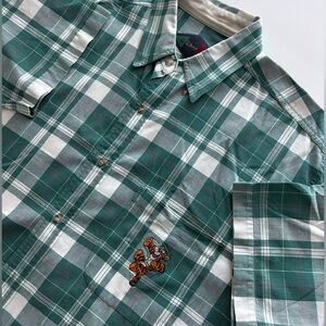 Vintage 90s 00s Disney Tigger Green Cream short sleeve Button Down retro pooh